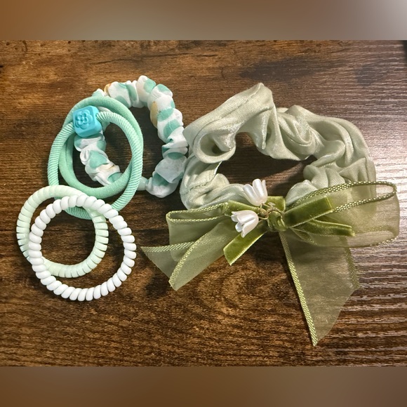 Accessories - Hair Accessories Set - Green and White
